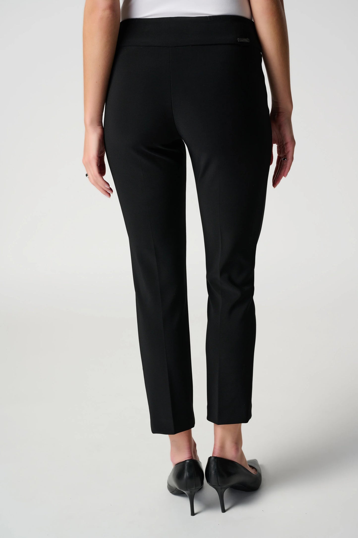 Classic Cropped Pant - Essential Collection