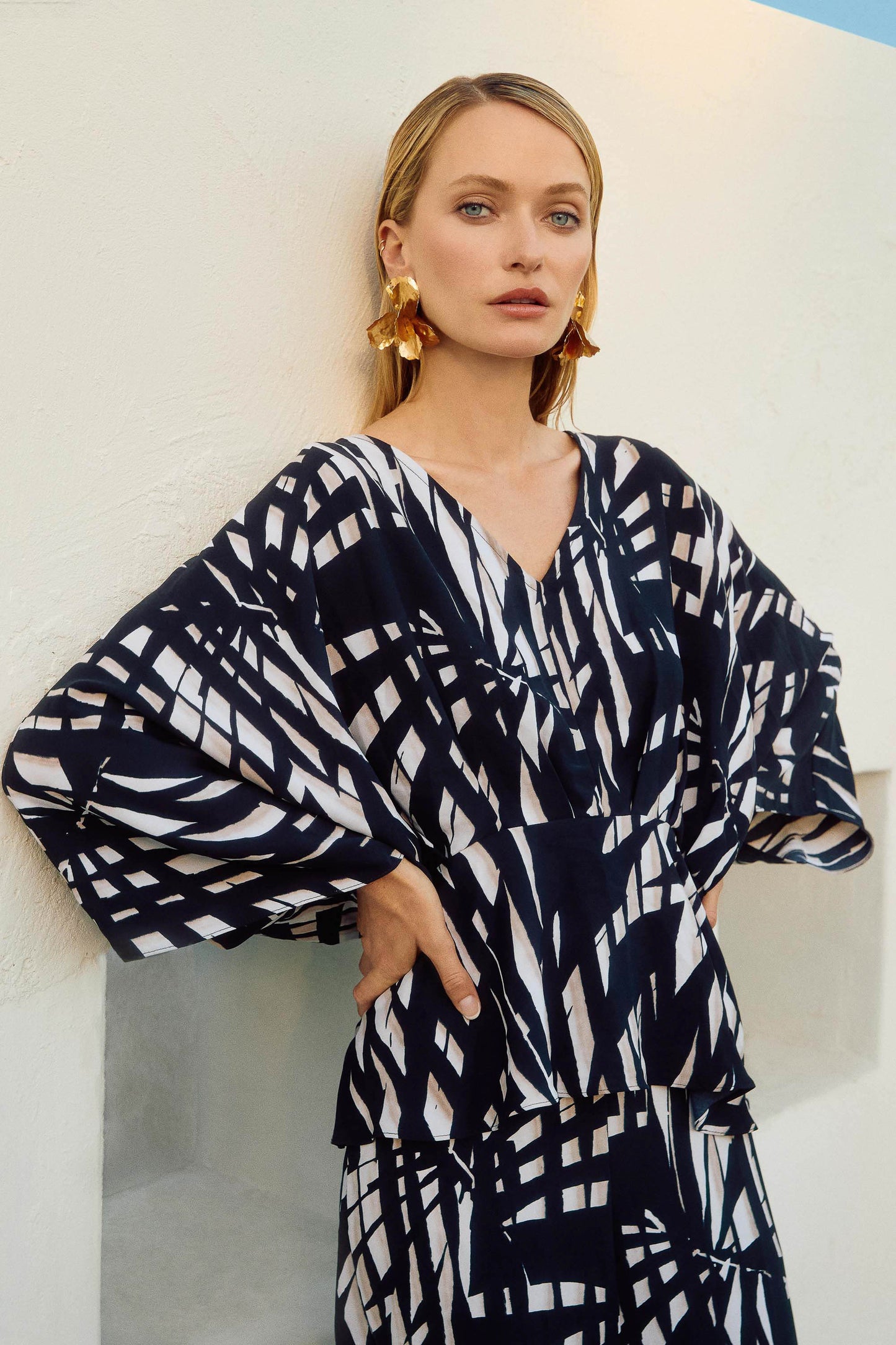 251047 Woven Tropical Print Peplum Top