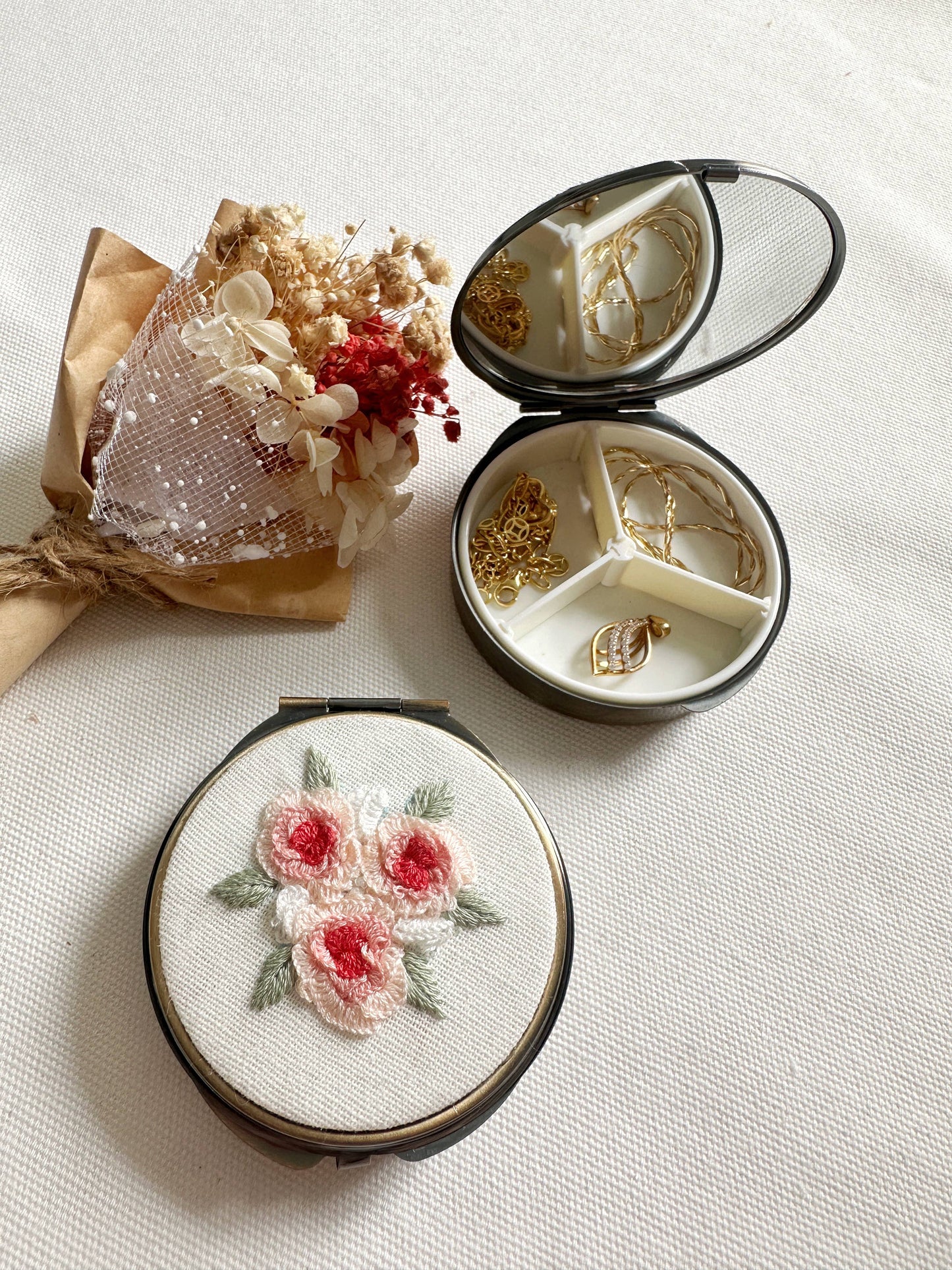Floral Embroidered Round Jewelry Box