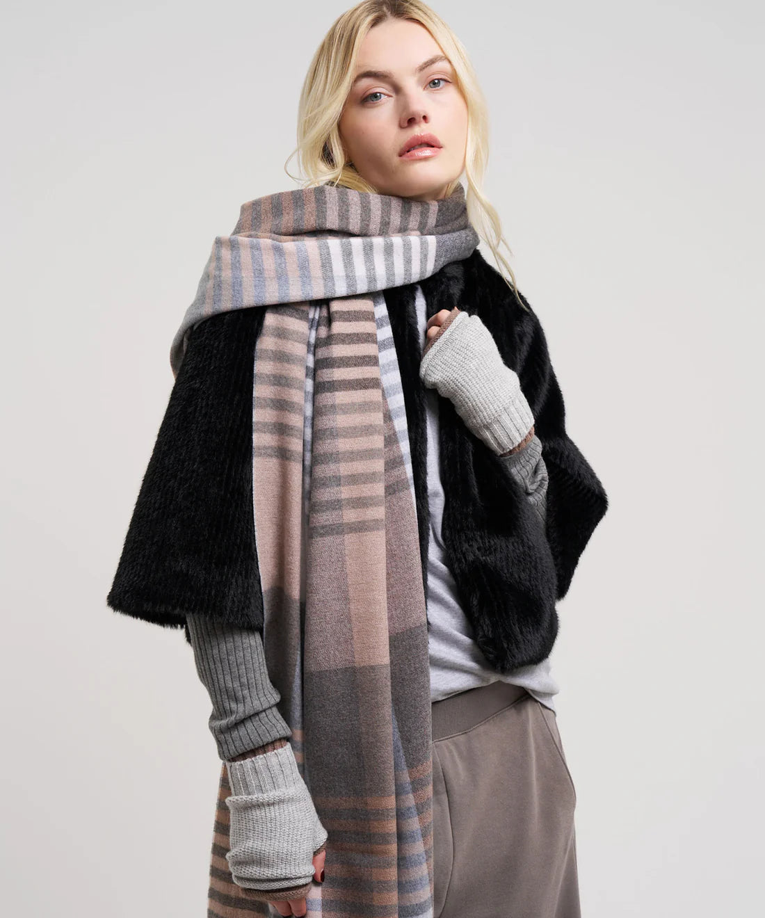 Gramercy Plaid Wrap Grey Heather