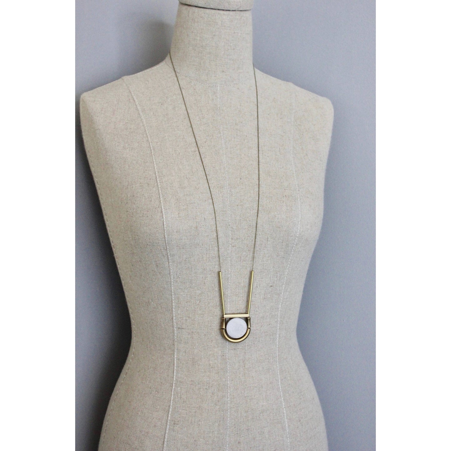 BKN134 Geometric wood and brass chain necklace