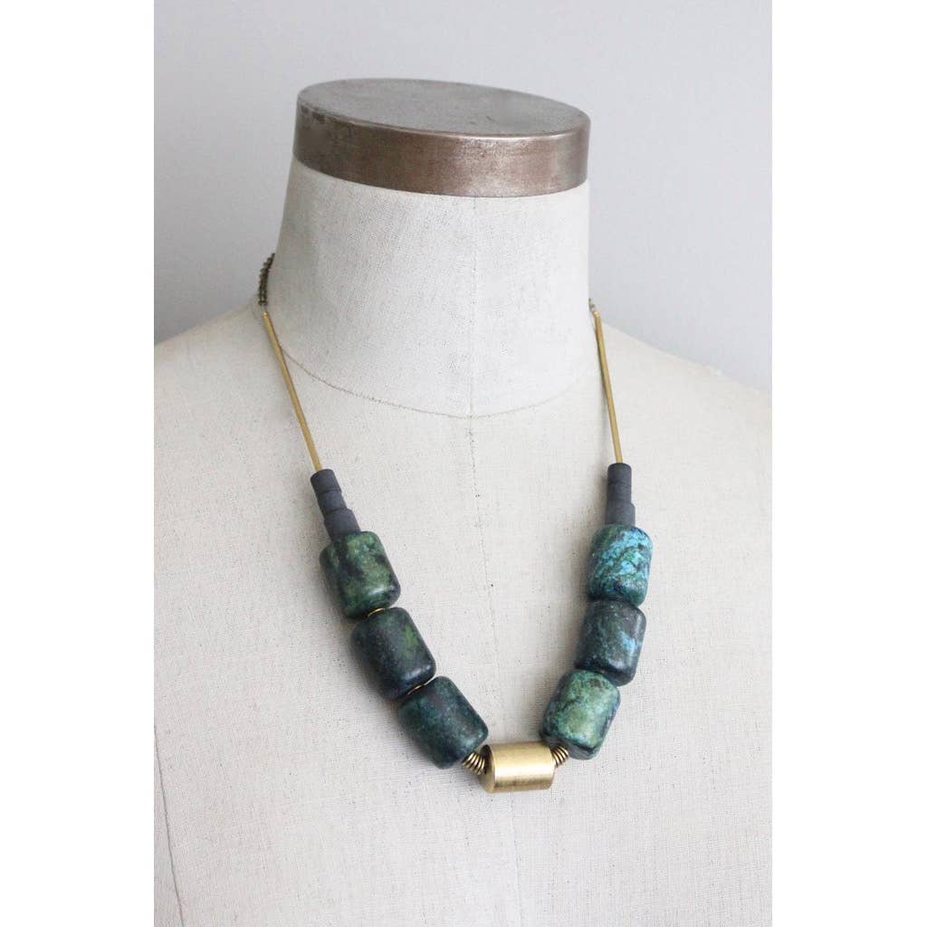 TLD221 Geometric green and black stone barrel necklace