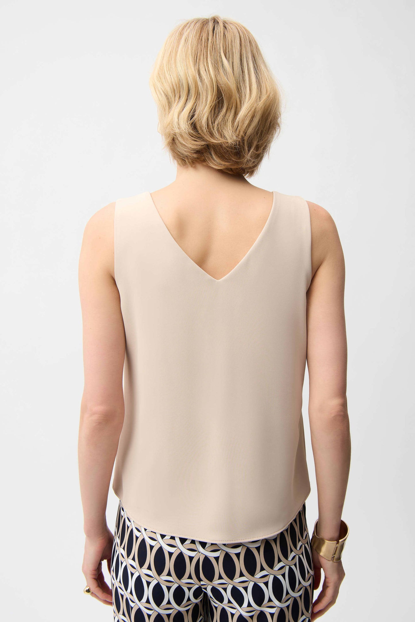 Woven Twill Sleeveless Straight Top With V-necklineline Parchment