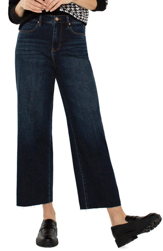 Stride Crop with Wide Raw Hem