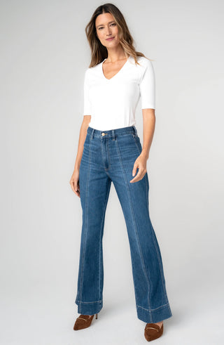 Relaxed HR Seamed Bootcut 30”
