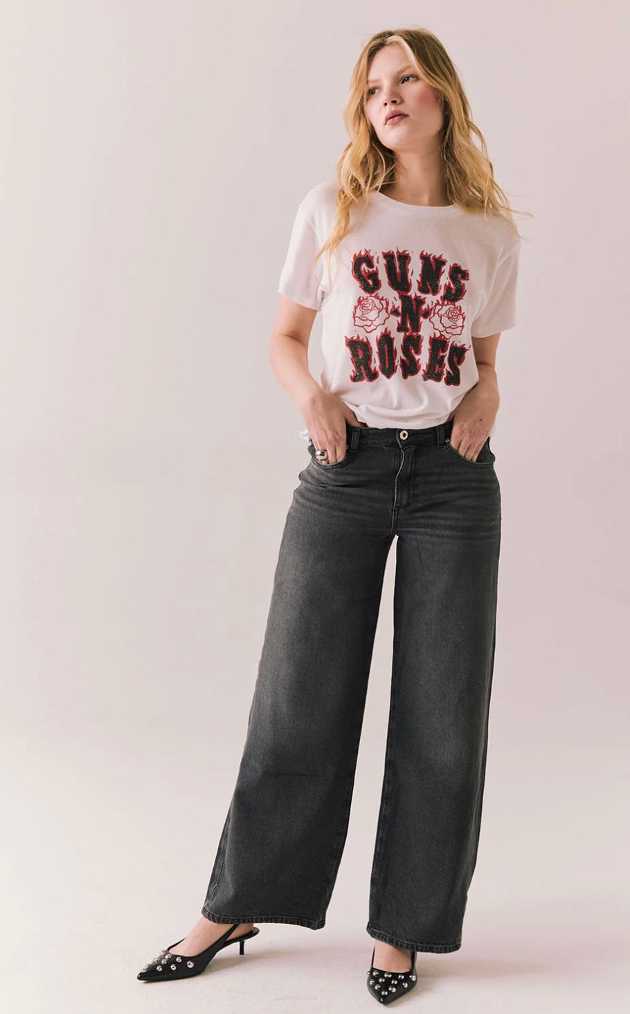 Guns N’ Roses Flaming Roses Tee – Vintage Rock Graphic Tee in White