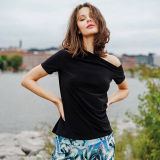 Jutta Angula Top