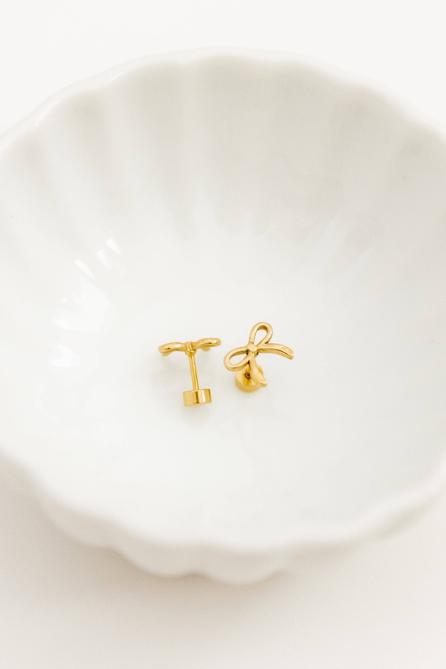 Screwback Stud Earrings Sadie - Gold