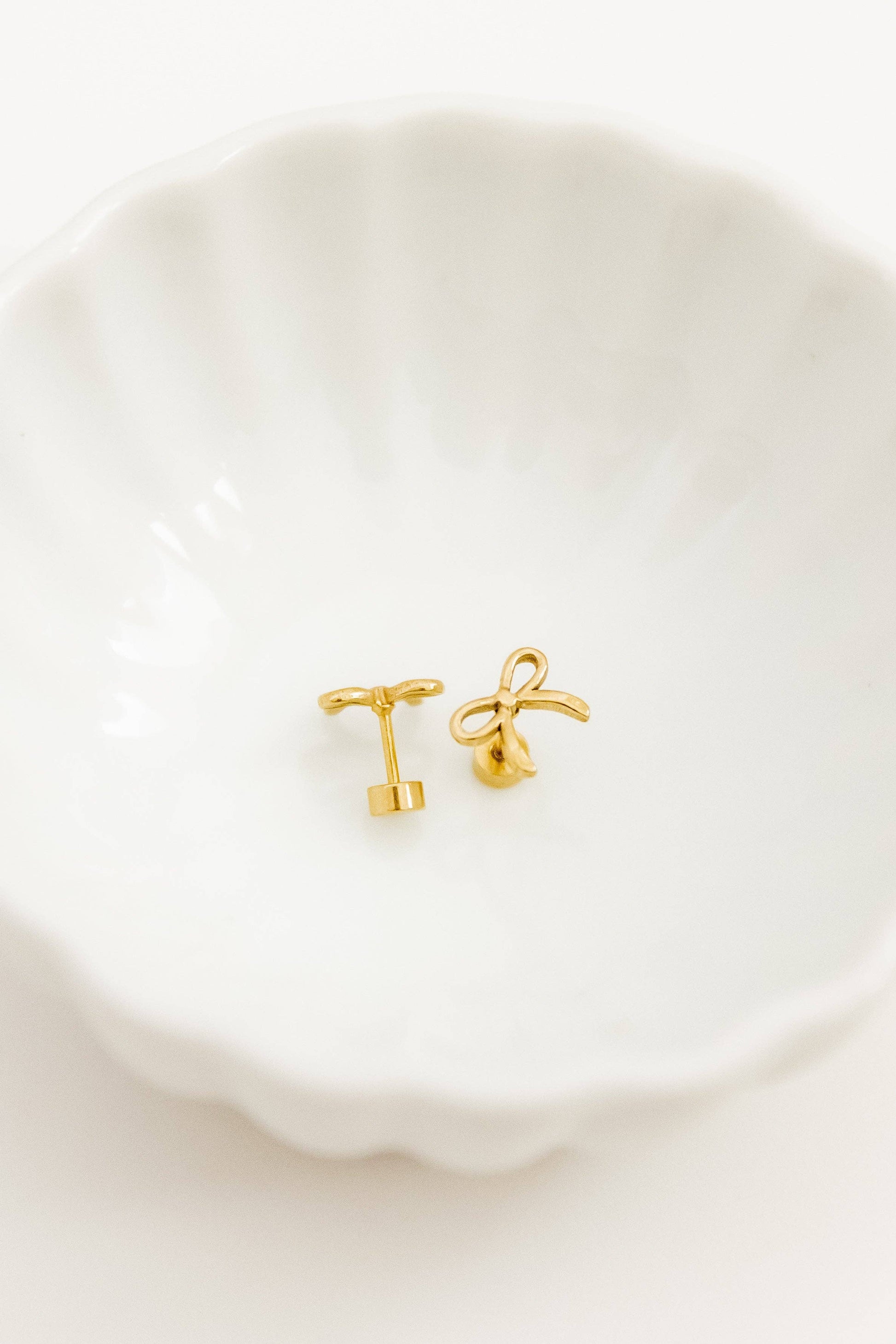Screwback Stud Earrings Sadie - Gold