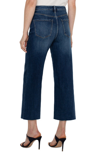 Stride Crop with Wide Raw Hem