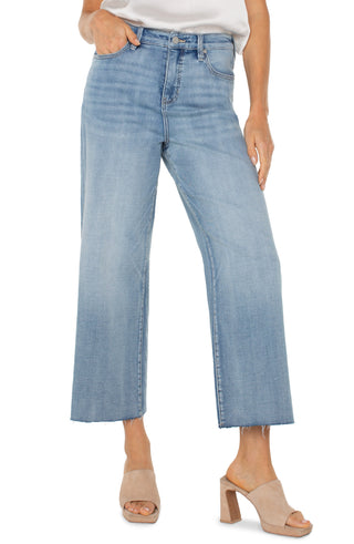 Stride Crop with Wide Raw Hem